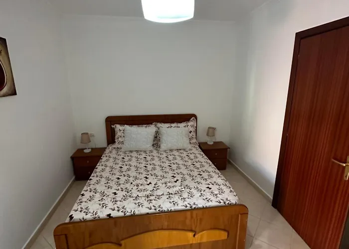 Henry's * Golem (Tirana)