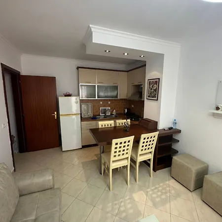 Apartment Henry's Golem (Tirana)