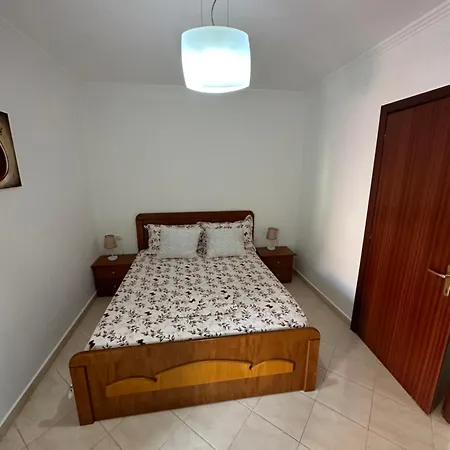 Henry's * Golem (Tirana)